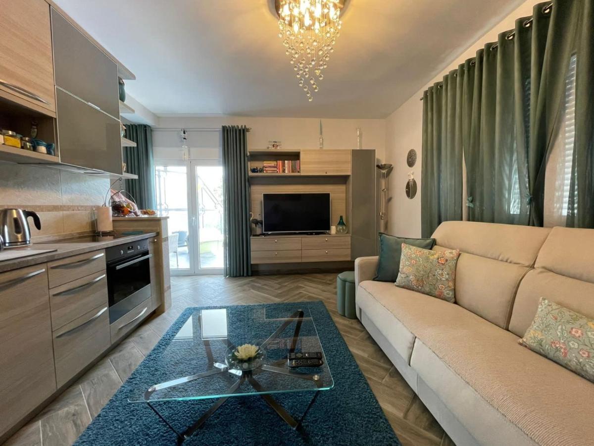 Lux Apartment Mms1 Krimovica Bagian luar foto