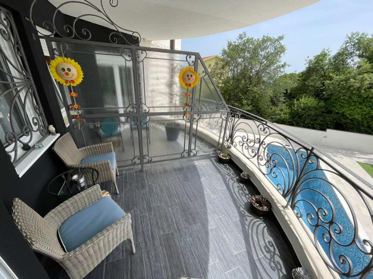 Lux Apartment Mms1 Krimovica Bagian luar foto